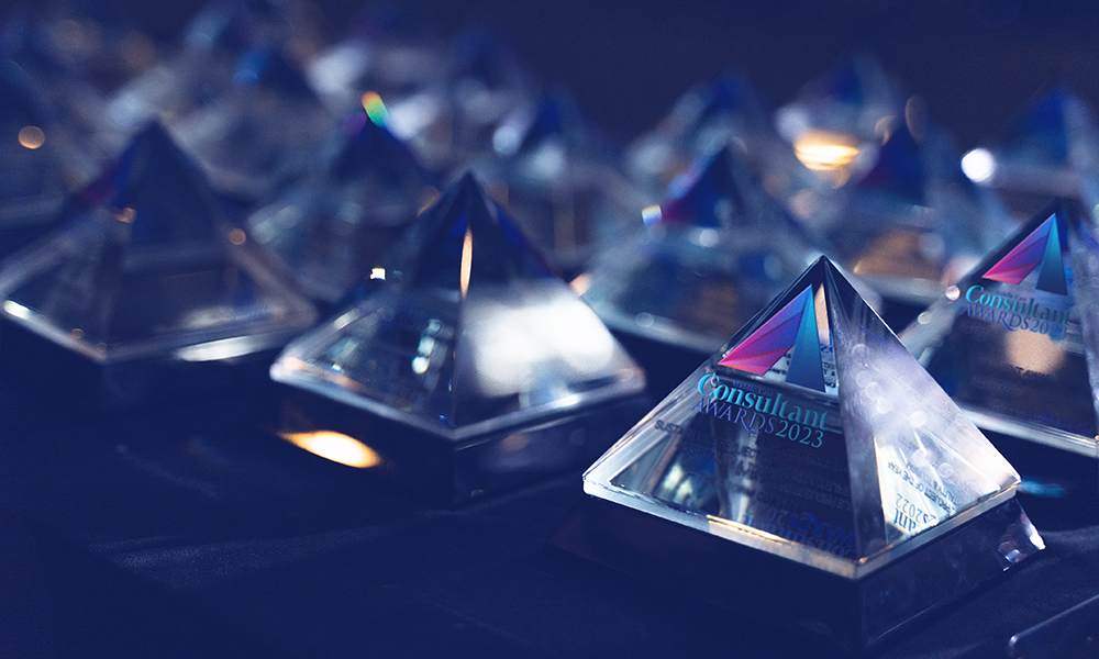 MEC-Awards-2023_trophy_2_1000X600-1.jpg